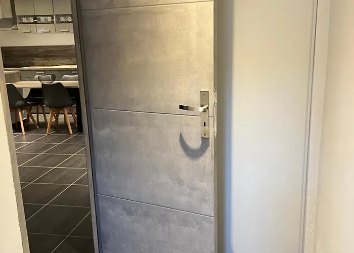 Umbria Di Vecchio*** * Porto-Vecchio (Corsica)