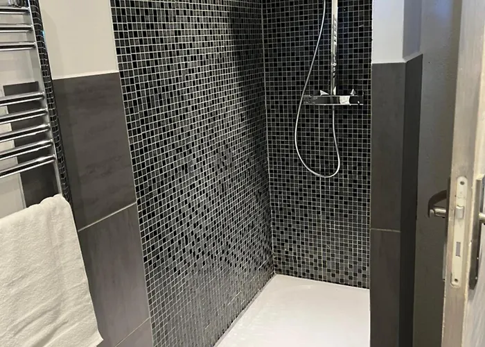 Umbria Di Vecchio*** * Porto-Vecchio (Corsica)